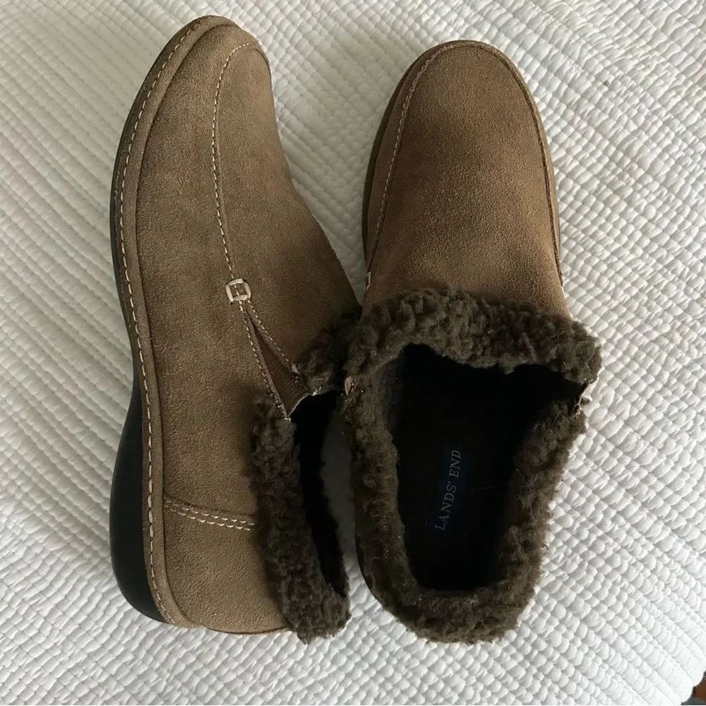 Lands' End Women’s Brown Sherpa Lined Suede Moccasin Loafers Slippers Size 8